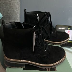 NWT and BOX.   Kensie side zip booties